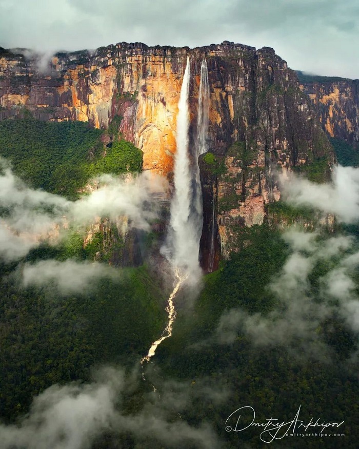 Angel Falls là kỳ quan thiên nhiên ở Nam Mỹ thuộc Venezuela