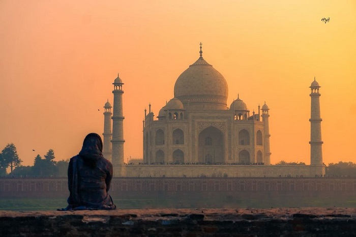 Đền Taj Mahal là một trong những lăng mộ cổ thế giới