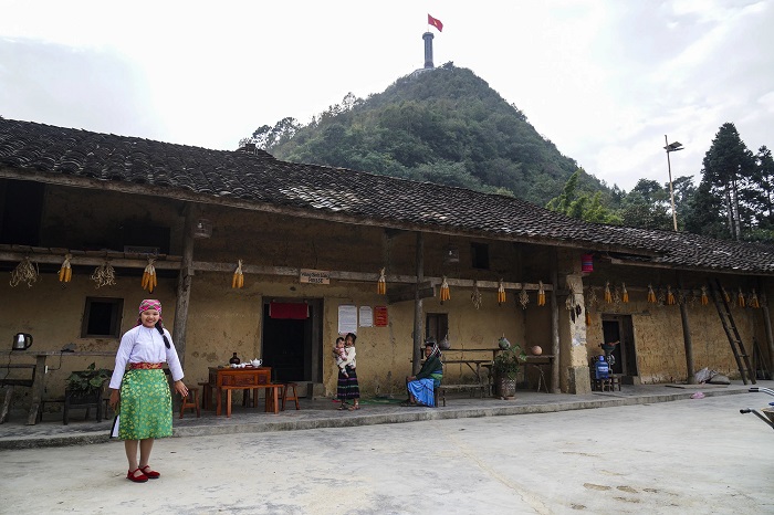 Then Pa Ha Giang village has many homestays for tourists to stay
