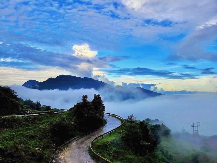 Đỉnh Phia Mè là ngọn núi đẹp ở Lạng Sơn thích hợp để săn mây