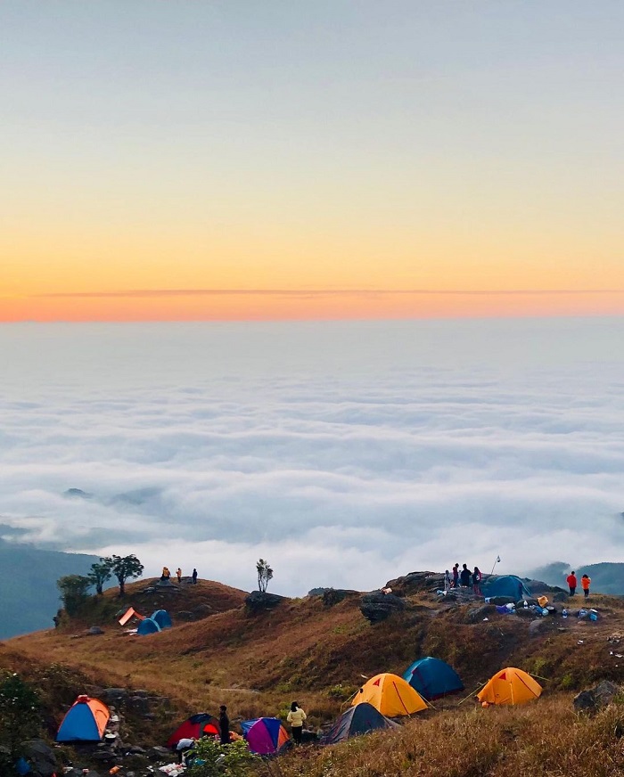 Đỉnh Phia Po là ngọn núi đẹp ở Lạng Sơn thích hợp săn mây