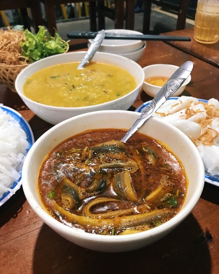 Delicious eel vermicelli restaurant in Hanoi - Ba Liem