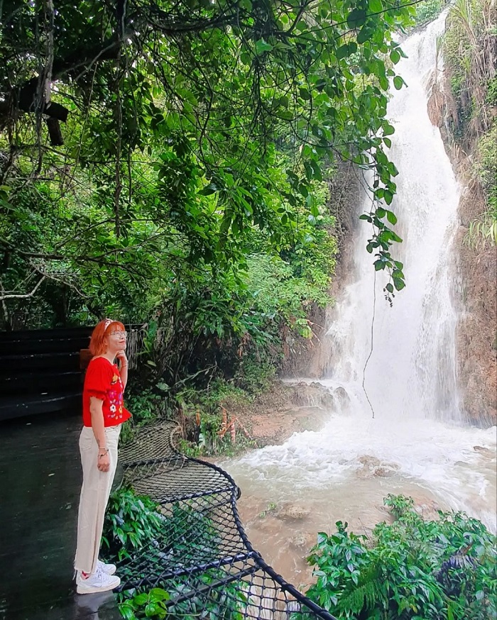 Where is Pung Mai Chau Waterfall?