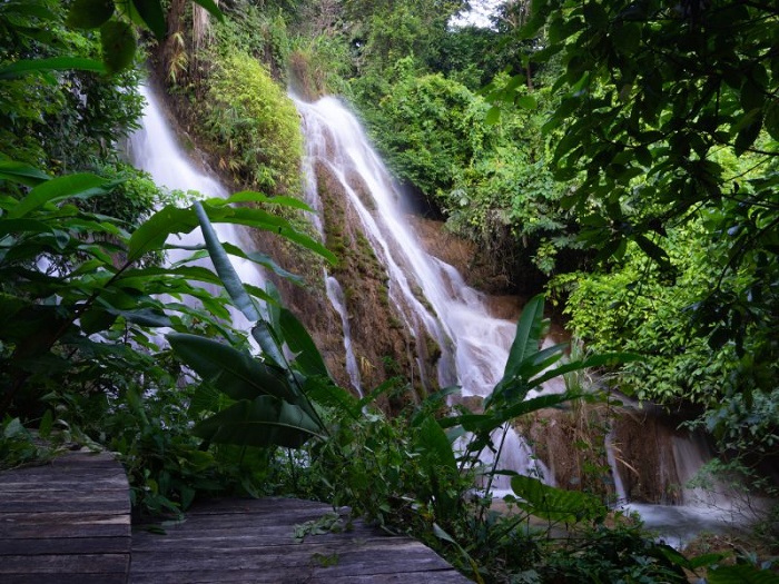 Pung Mai Chau Waterfall is beautiful in any season