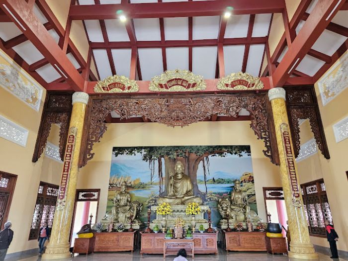 Truc Lam Phu Yen Zen Monastery inside the main hall