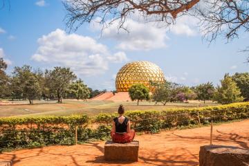 Trải nghiệm bầu không khí đặc biệt tại thị trấn Auroville miền Nam Ấn Độ
