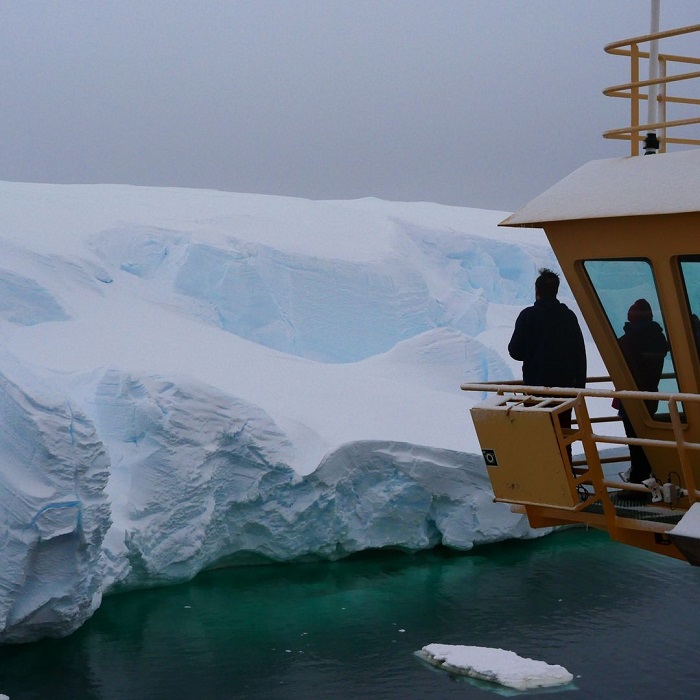 Ngắm sông băng Thwaites là trải nghiệm du lịch Nam Cực mà bạn nên thử