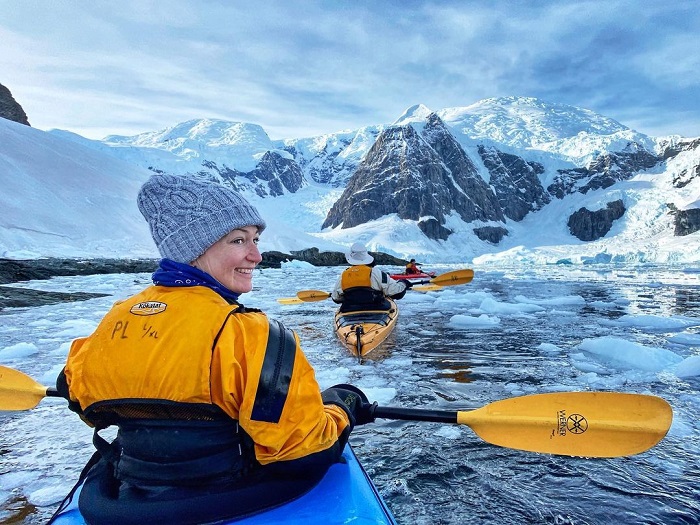 Chèo kayak là trải nghiệm du lịch Nam Cực ai cũng hào hứng