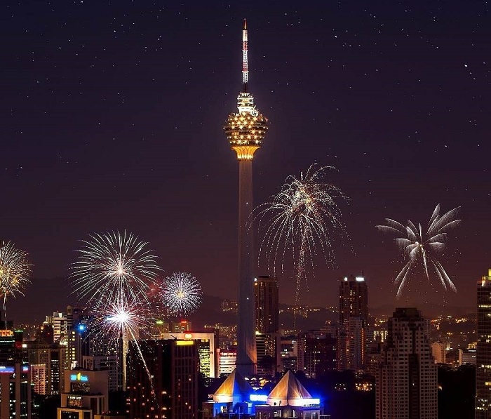 KL Tower là một trong những địa điểm ngắm pháo hoa đẹp nhất ở châu Á hấp dẫn