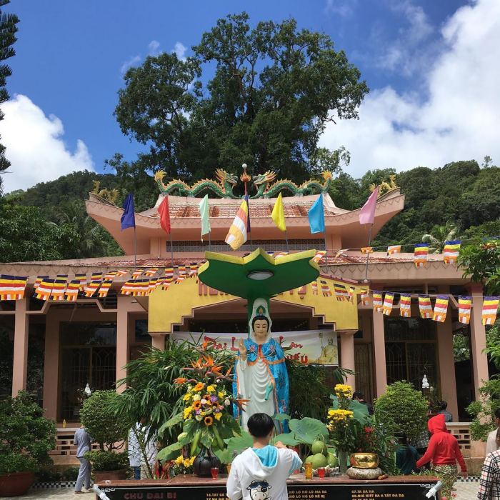 Tết đi Phú Quốc cầu tài lộc ở đâu? Chùa Sư Muôn