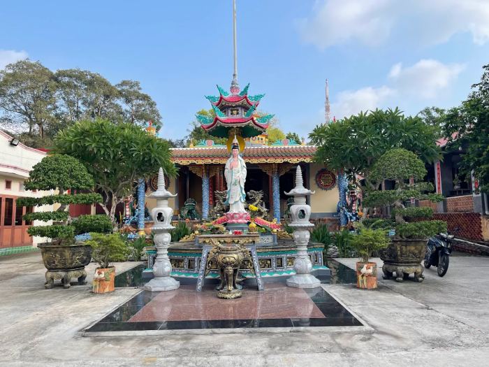 Tết đi Phú Quốc cầu tài lộc ở đâu? Chùa Sùng Hưng 