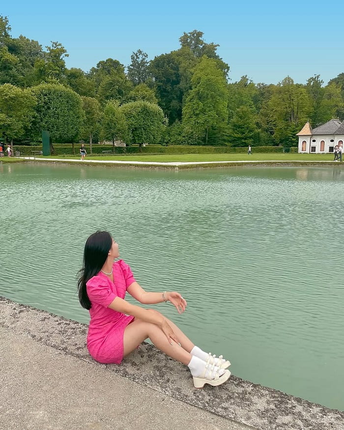 Tham quan công viên lâu đài Hellbrunn là việc nên làm khi du lịch Salzburg mùa xuân