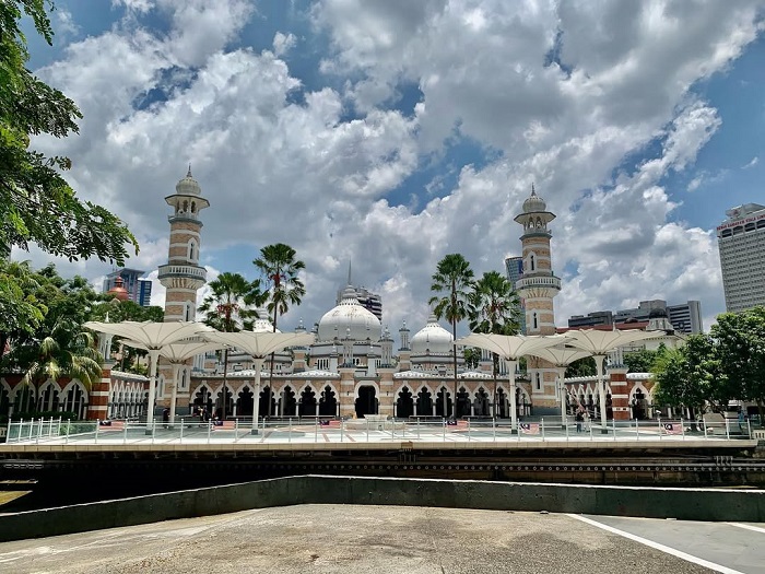 Masjid Jamek Sultan Abdul Samad là địa điểm du lịch tâm linh tại Kuala Lumpur 