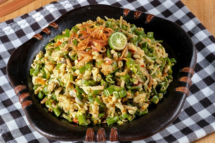 Kinh nghiệm du xuân Bali tự túc nên thưởng thức món Lawar 