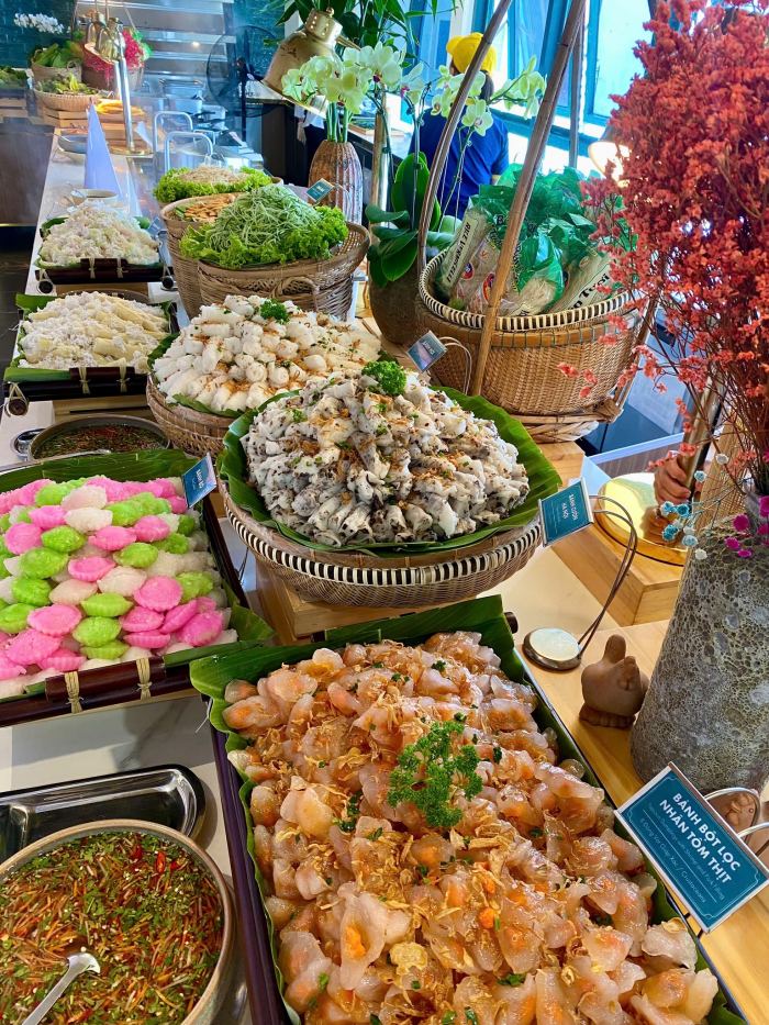 giá vé cáp treo núi Bà Đen dịp Tết tiệc buffet