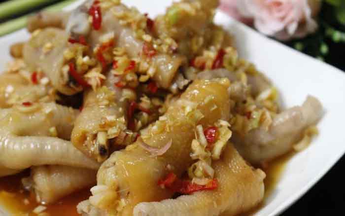 Khám phá phố ẩm thực Ngõ Cấm Chỉ - Hai món cay nổi bật