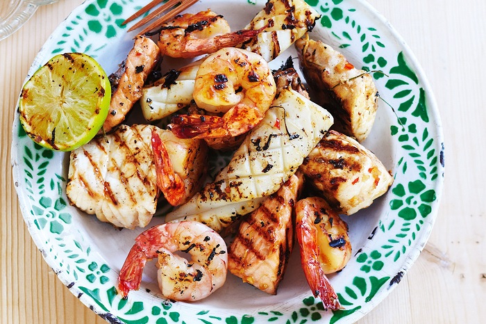 Kinh nghiệm du lịch Phuket mùa xuân nên ăn Hải sản nướng