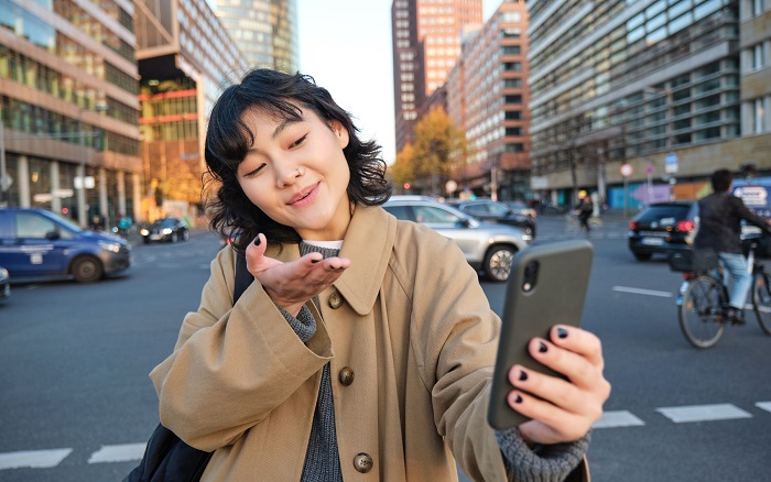 Dùng song song SIM/eSIM du lịch và roaming là cách tiết kiệm nhất khi đi nước ngoài Dùng song song SIM/eSIM du lịch và roaming là cách tiết kiệm nhất khi đi nước ngoài