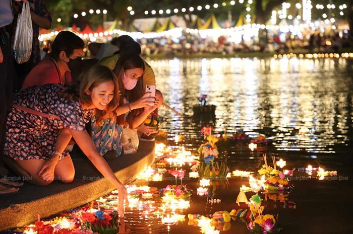 Lễ hội Loy Krathong là một trong những lễ hội tại Chiang Mai Thái Lan