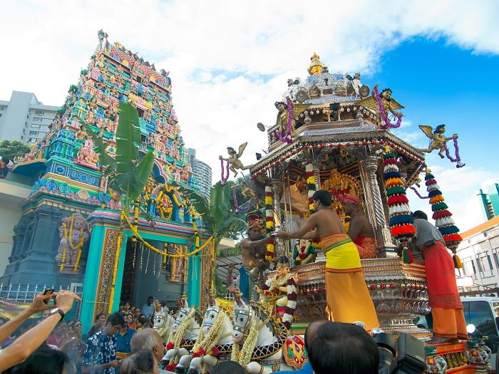 Lễ hội Thaipusam là lễ hội mùa xuân ở Singapore đặc sắc