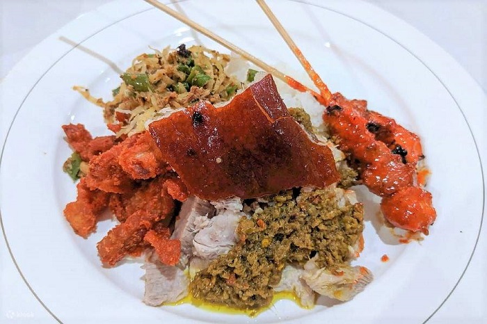 Kinh nghiệm du xuân Bali tự túc nên thưởng thức món Babi Guling