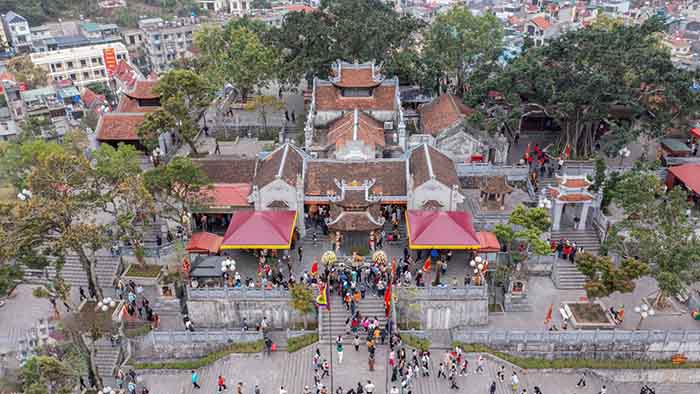 5 địa điểm du xuân hot - Một trong những ngôi đền