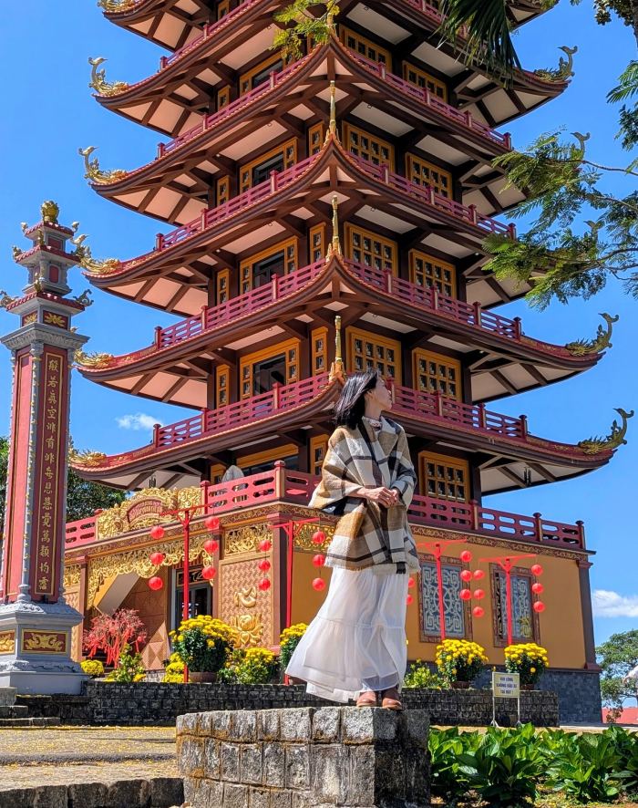 Tu viện bát nhã gần ngôi nhà hoa xác pháo ở Bảo Lâm