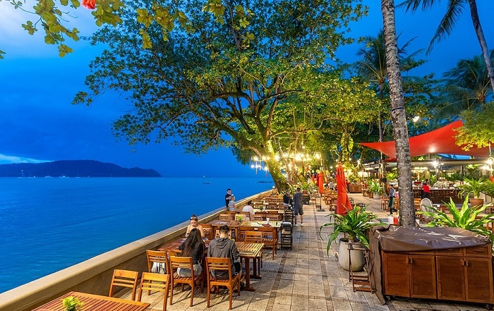 Nhà hàng hải sản Kan Eang 2 là nhà hàng hải sản ở Phuket được lòng du khách địa phương