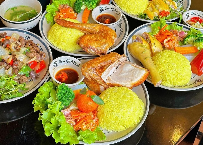 quán cơm gà ngon ở Sài Gòn - cơm gà Thượng Hải