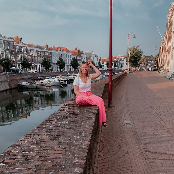 Du ngoạn trên các kênh đào lịch sử của thành phố khi đến thành phố Middelburg