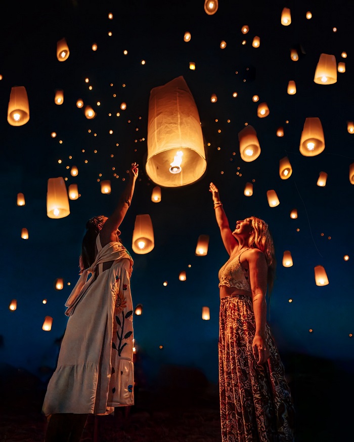 Lễ hội thả đèn trời Yi Peng là một trong những lễ hội tại Chiang Mai Thái Lan