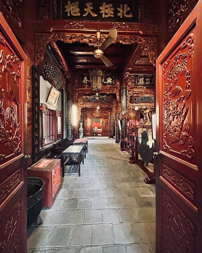 Đến Thăng Long tứ trấn - Trong đền Quán Thánh 