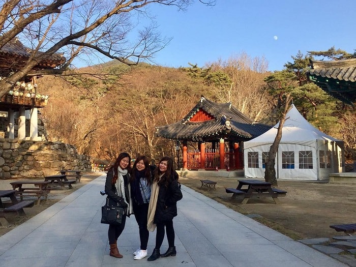 Khám phá vẻ đẹp của đền Donghwasa Hàn Quốc