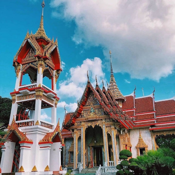 đền chùa ở phố cổ old town Phuket