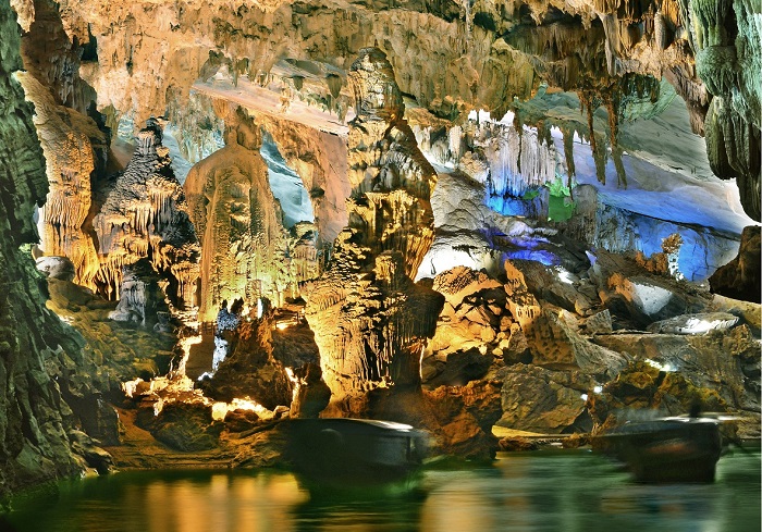 Discover beautiful caves in Quang Binh