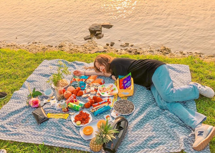 a picnic along the Bac Giang Bridge River