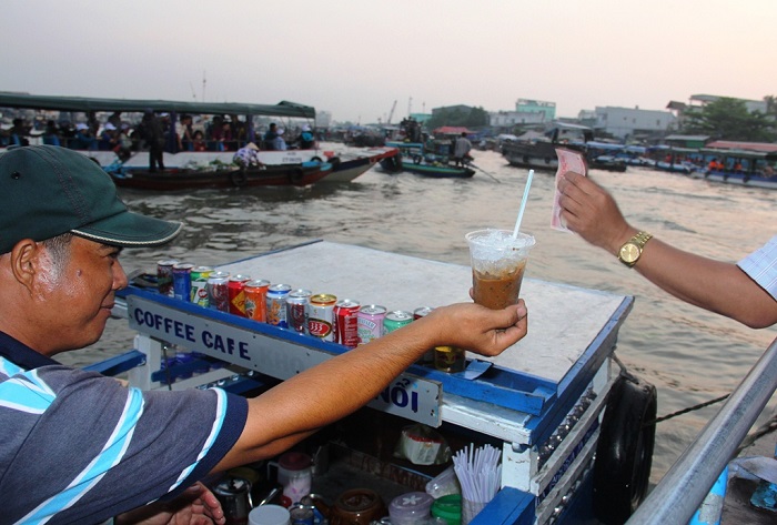 Phong Dien Can Tho floating market - enjoy floating coffee
