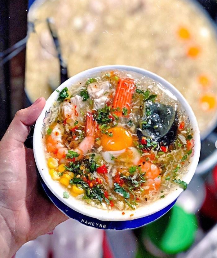 4 hẻm ẩm thực giá rẻ ở Sài Gòn -súp cua