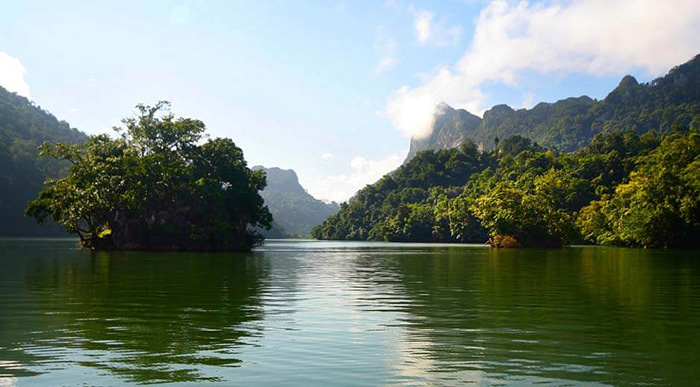 An attractive tourist destination in Bac Kan - a special geological structure