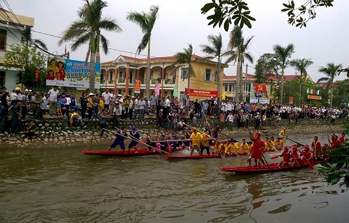 Traditional festival in Nam Dinh - famous festival of Co Le pagoda