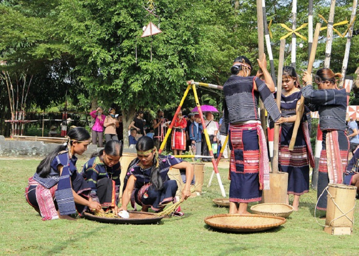 The most unique festivals in Kon Tum - the village land worshiping ceremony of the Ba Na people