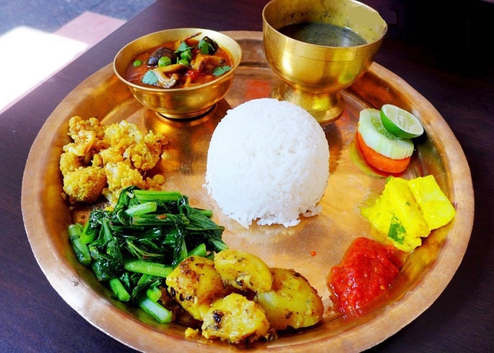 Mâm cơm Dal Bhat - Món ăn truyền thống ở Nepal