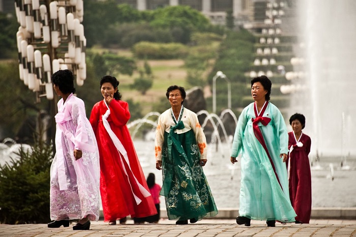 Phong tục đón Tết cổ truyền ở Triều Tiên - mặc trang phục truyền thống