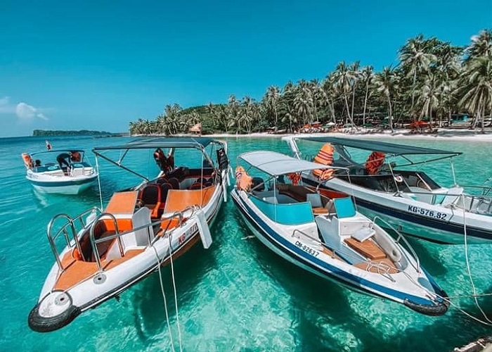 Types of transport in Phu Quoc - boat rental