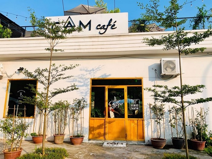 Romantic cafes on Valentine's Day in Ha Long - Cam Cafe