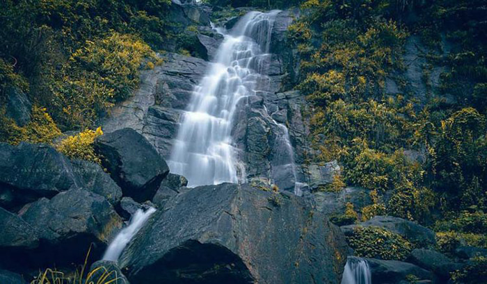 Attractive tourist destination Bac Kan - Silver Waterfall Ban Vang
