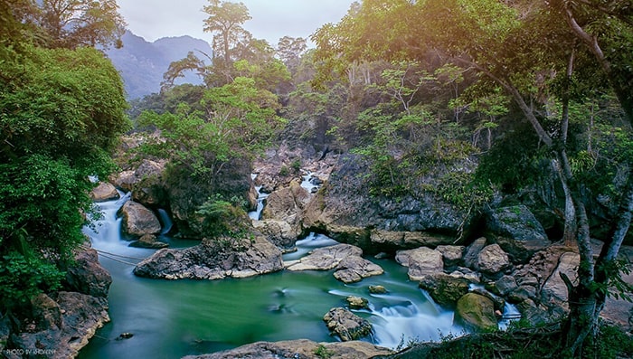 An attractive tourist destination in Bac Kan - Dau Dang Waterfall