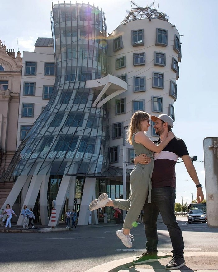 tựa như hình 2 người khiêu vũ - nét độc đáo của tòa nhà khiêu vũ ở Séc