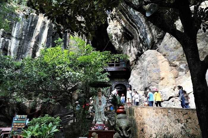 tourist attractions in Ha Tien - Thach Dong