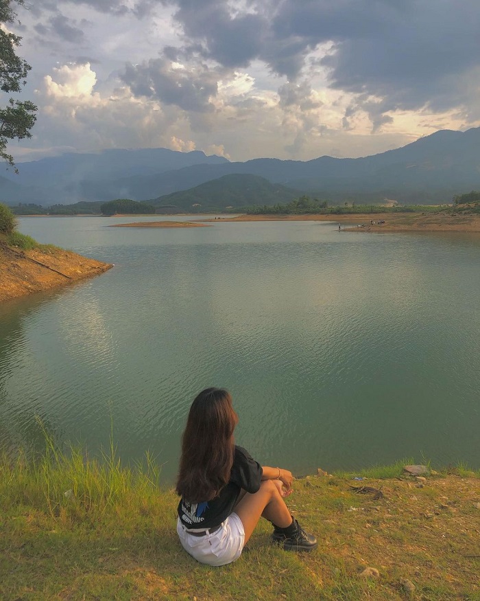 Hoa Trung Lake - a beautiful lake in the famous Da Nang 